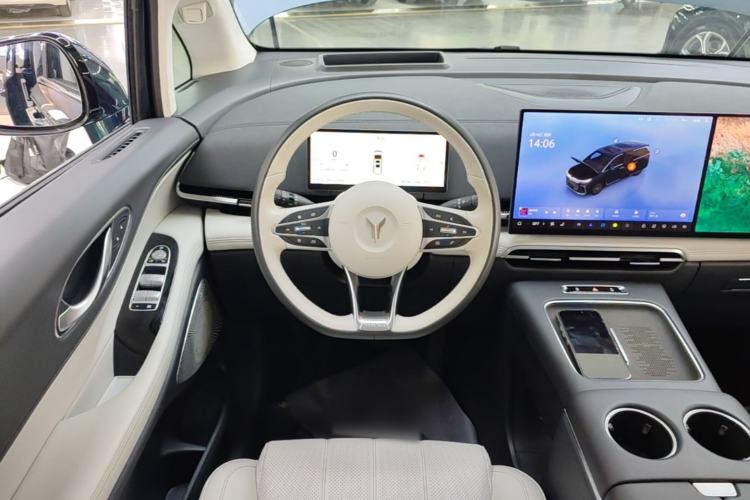 Used VOYAH Dream 2025 PHEV Four-Wheel-Drive Flagship Kunpeng Edition Steering Wheel