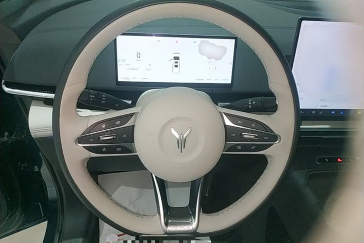 Used VOYAH Dream 2025 PHEV Four-Wheel-Drive Flagship Kunpeng Edition Steering Wheel