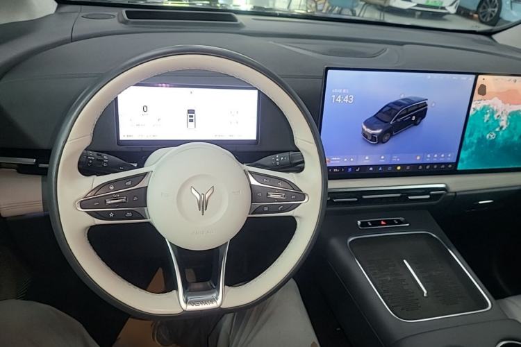 Used VOYAH Dream 2025 PHEV Four-Wheel-Drive Flagship Kunpeng Edition Steering Wheel