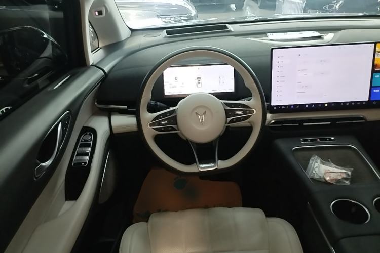 Used VOYAH Dream 2025 PHEV Four-Wheel-Drive Flagship Kunpeng Edition Steering Wheel