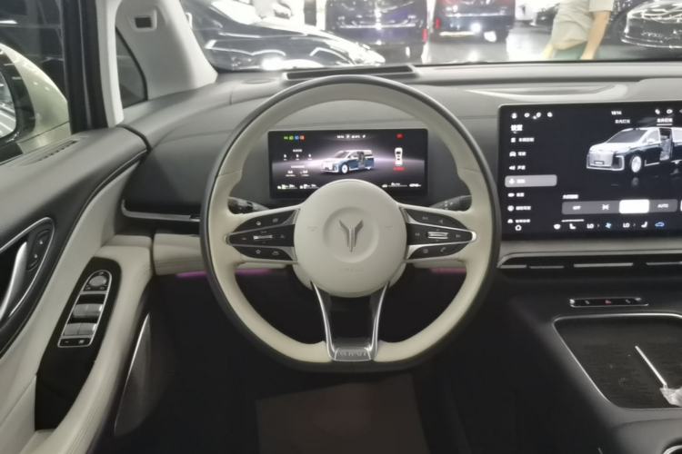 Used VOYAH Dream 2025 PHEV Four-Wheel-Drive Flagship Version – Qiankun Edition Steering Wheel