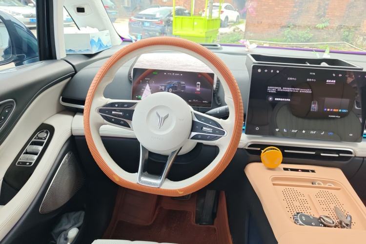 Used VOYAH Dream 2025 PHEV Four-Wheel-Drive Flagship Version – Qiankun Edition Steering Wheel