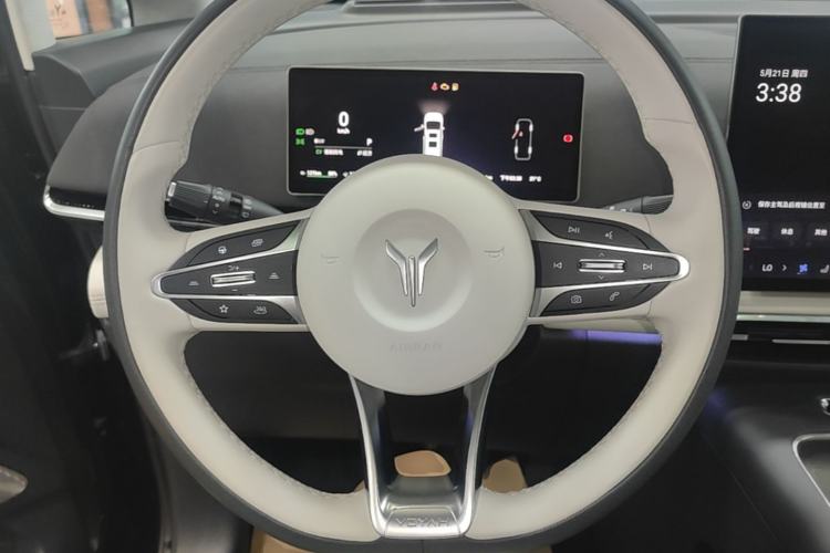 Used VOYAH Dream 2025 PHEV Four-Wheel-Drive Flagship Kunpeng Edition Steering Wheel