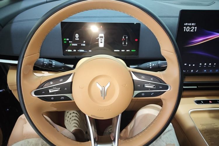 Used VOYAH Dream 2025 PHEV Four-Wheel-Drive Flagship Kunpeng Edition Steering Wheel
