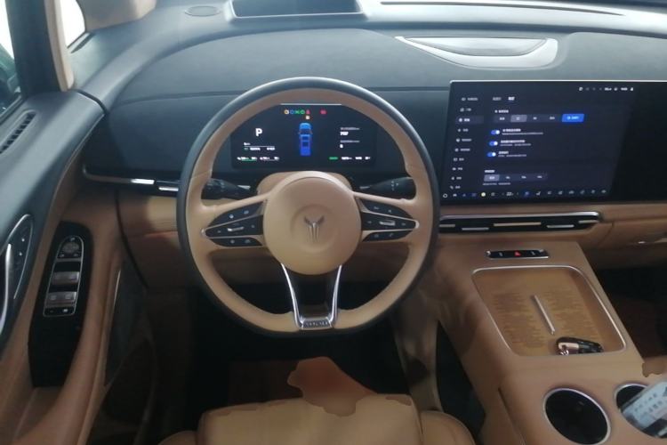 Used VOYAH Dream 2025 PHEV Four-Wheel-Drive Flagship Kunpeng Edition Steering Wheel