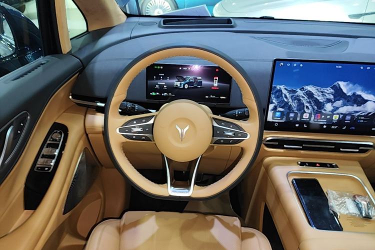 Used VOYAH Dream 2025 PHEV Four-Wheel Drive Prestige Qiankun Edition Steering Wheel
