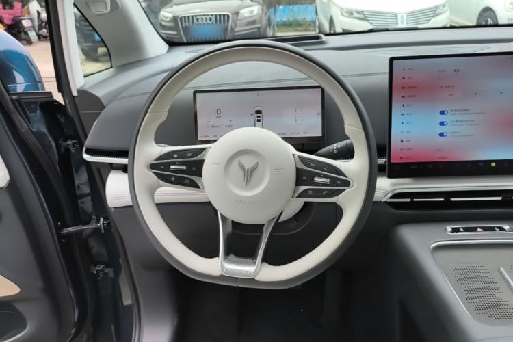 Used VOYAH Dream 2025 PHEV Four-Wheel-Drive Flagship Kunpeng Edition Steering Wheel