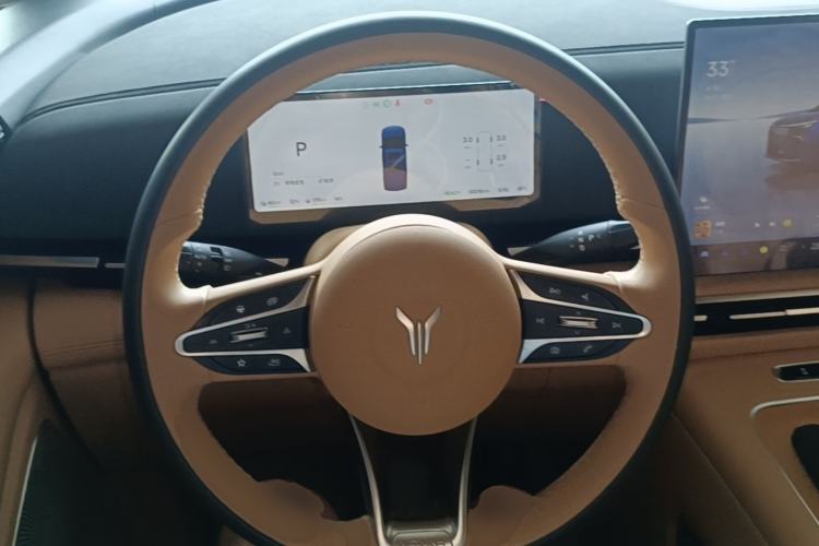 Used VOYAH Dream 2025 PHEV Four-Wheel-Drive Flagship Kunpeng Edition Steering Wheel