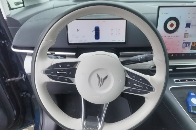 Used VOYAH Dream 2025 PHEV Four-Wheel-Drive Flagship Kunpeng Edition Steering Wheel
