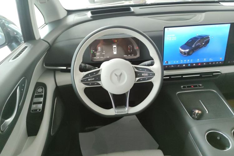 Used VOYAH Dream 2025 PHEV Four-Wheel-Drive Flagship Kunpeng Edition Steering Wheel