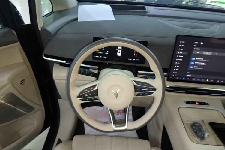 Used VOYAH Dream 2025 PHEV Four-Wheel-Drive Flagship Kunpeng Edition Steering Wheel