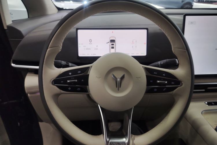 Used VOYAH Dream 2025 PHEV Four-Wheel-Drive Flagship Kunpeng Edition Steering Wheel