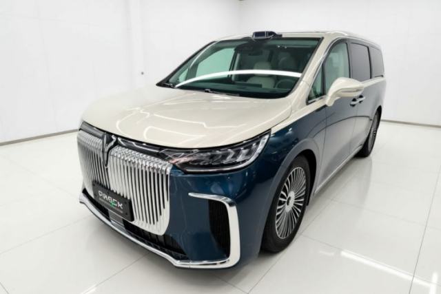 Used VOYAH Dream 2025 PHEV Four-Wheel-Drive Flagship Version – Qiankun Edition