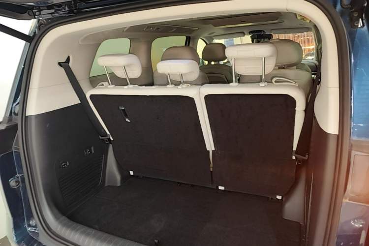 Used VOYAH Dream 2025 PHEV Four-Wheel-Drive Flagship Version – Qiankun Edition Trunk