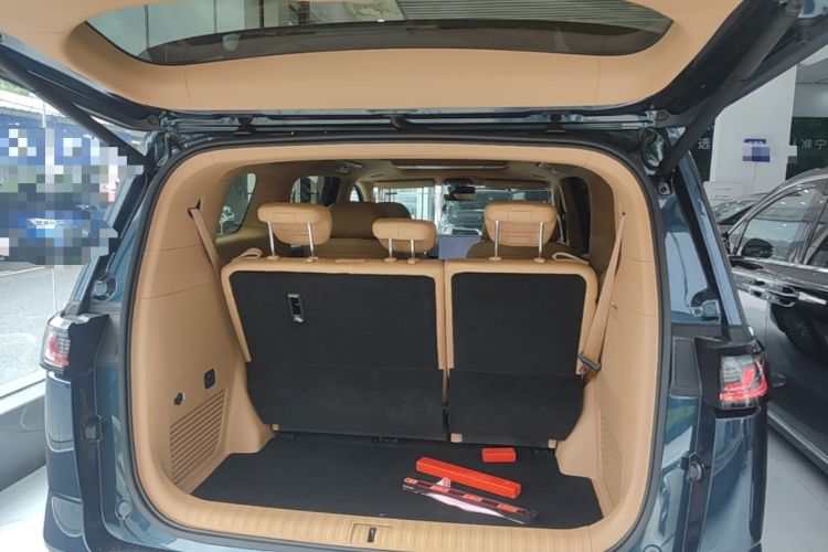 Used VOYAH Dream 2025 PHEV Four-Wheel-Drive Flagship Kunpeng Edition Trunk