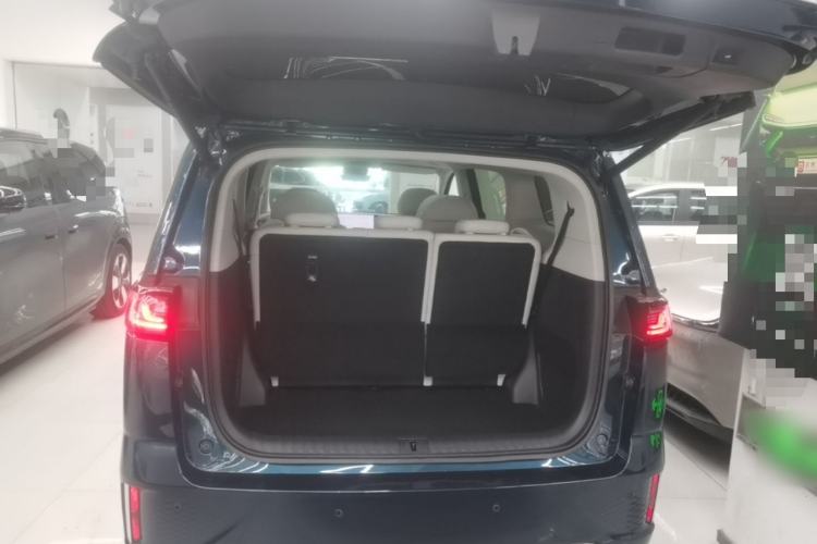 Used VOYAH Dream 2025 PHEV Four-Wheel-Drive Flagship Kunpeng Edition Trunk