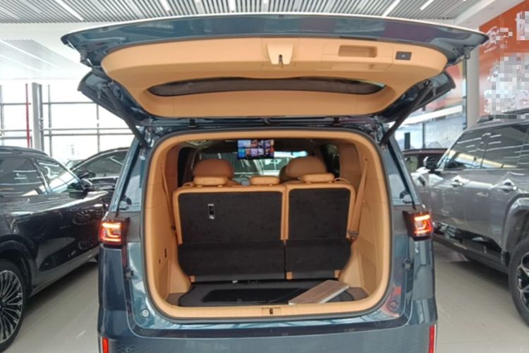 Used VOYAH Dream 2025 PHEV Four-Wheel-Drive Flagship Kunpeng Edition Trunk