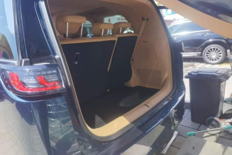 Used VOYAH Dream 2025 PHEV Four-Wheel Drive Prestige Qiankun Edition Trunk