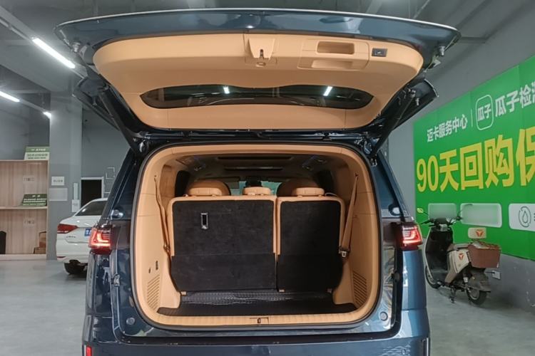 Used VOYAH Dream 2025 PHEV Four-Wheel-Drive Flagship Kunpeng Edition Trunk