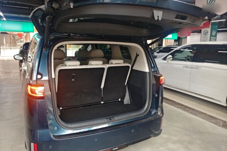 Used VOYAH Dream 2025 PHEV Four-Wheel Drive Prestige Kunpeng Edition Trunk