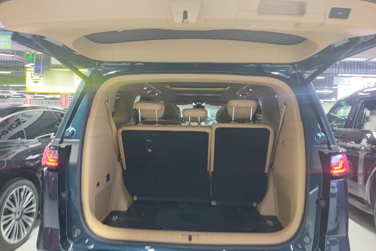 Used VOYAH Dream 2025 PHEV Four-Wheel Drive Prestige Kunpeng Edition Trunk