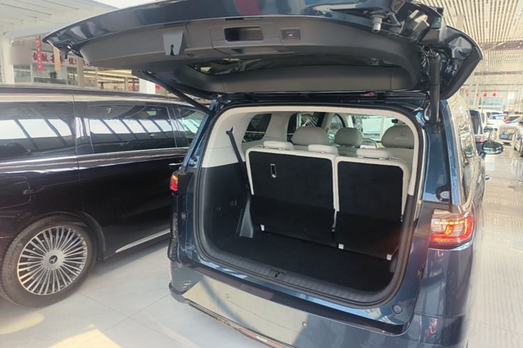 Used VOYAH Dream 2025 PHEV Four-Wheel-Drive Flagship Kunpeng Edition Trunk