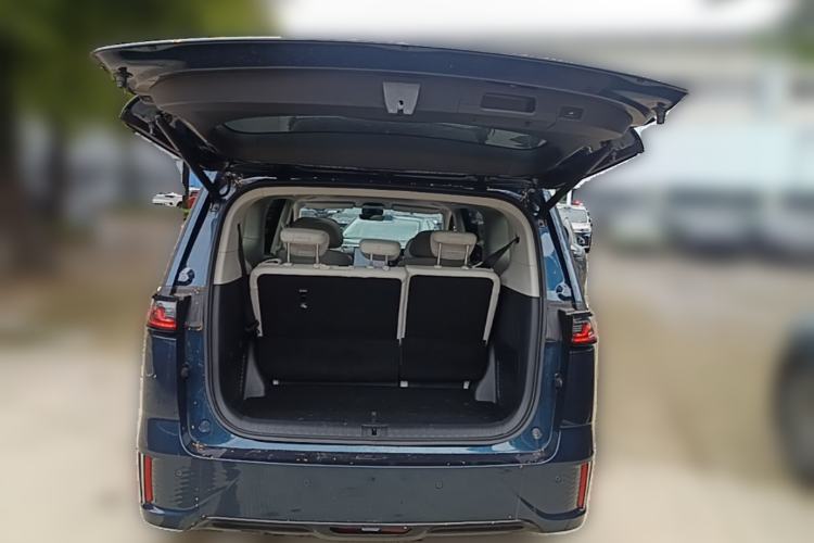 Used VOYAH Dream 2025 PHEV Four-Wheel-Drive Flagship Kunpeng Edition Trunk