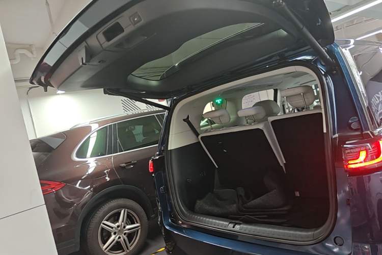 Used VOYAH Dream 2025 PHEV Four-Wheel-Drive Flagship Kunpeng Edition Trunk