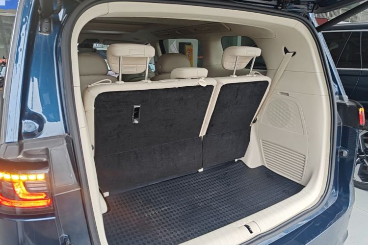 Used VOYAH Dream 2025 PHEV Four-Wheel-Drive Flagship Kunpeng Edition Trunk