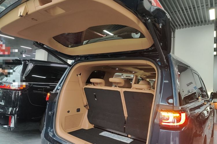Used VOYAH Dream 2025 PHEV Four-Wheel-Drive Flagship Kunpeng Edition Trunk