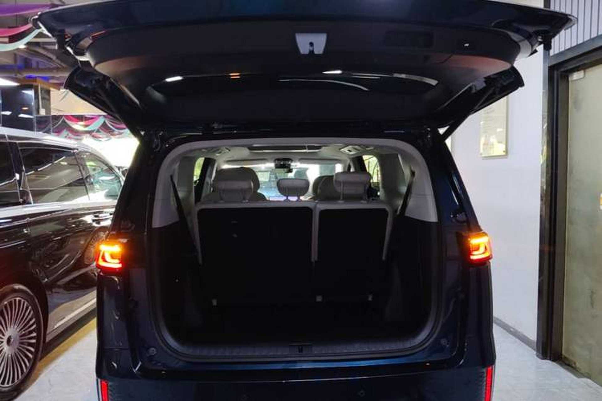 Used VOYAH Dream 2025 PHEV Four-Wheel-Drive Flagship Kunpeng Edition Trunk