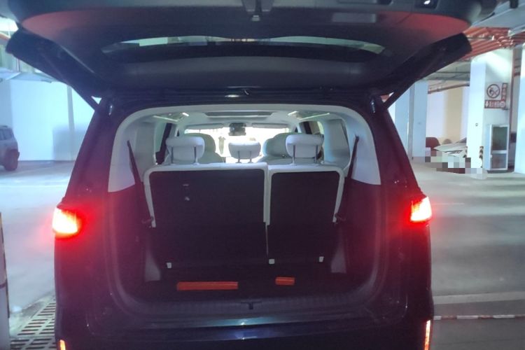 Used VOYAH Dream 2025 PHEV Four-Wheel-Drive Flagship Kunpeng Edition Trunk