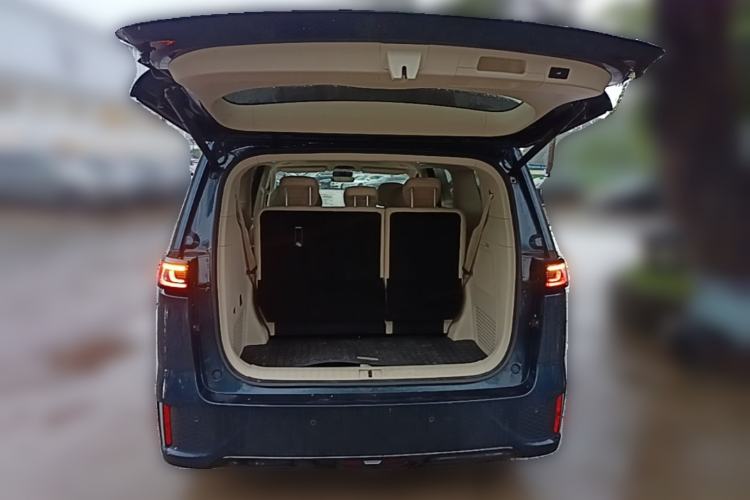 Used VOYAH Dream 2025 PHEV Four-Wheel-Drive Flagship Kunpeng Edition Trunk