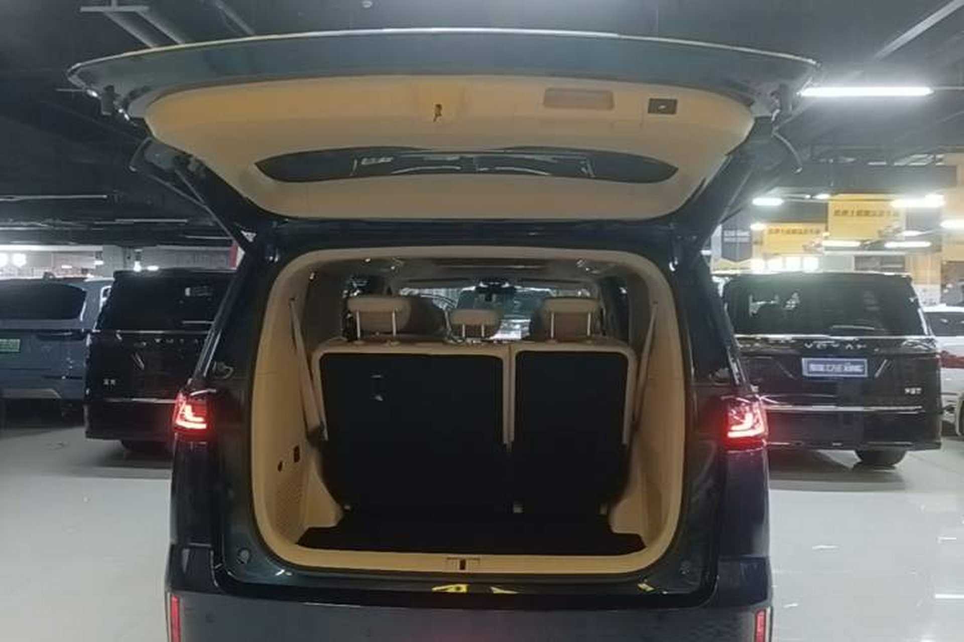 Used VOYAH Dream 2025 PHEV Four-Wheel Drive Prestige Qiankun Edition Trunk