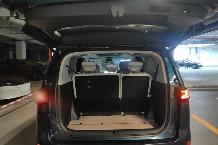 Used VOYAH Dream 2025 PHEV Four-Wheel-Drive Flagship Kunpeng Edition Trunk
