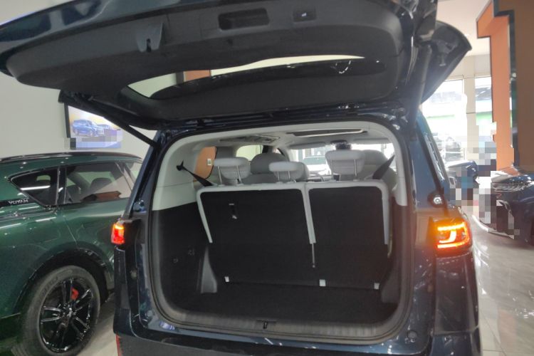 Used VOYAH Dream 2025 PHEV Four-Wheel-Drive Flagship Kunpeng Edition Trunk