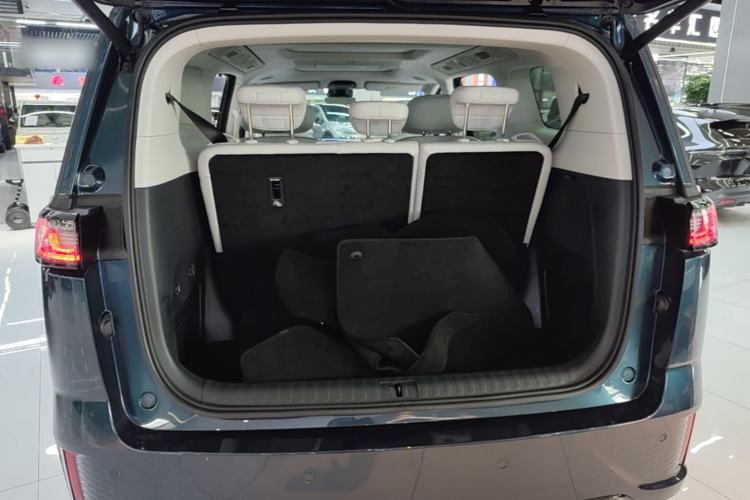 Used VOYAH Dream 2025 PHEV Four-Wheel-Drive Flagship Kunpeng Edition Trunk