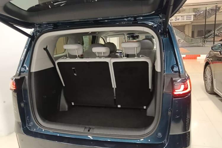 Used VOYAH Dream 2025 PHEV Four-Wheel-Drive Flagship Version – Qiankun Edition Trunk