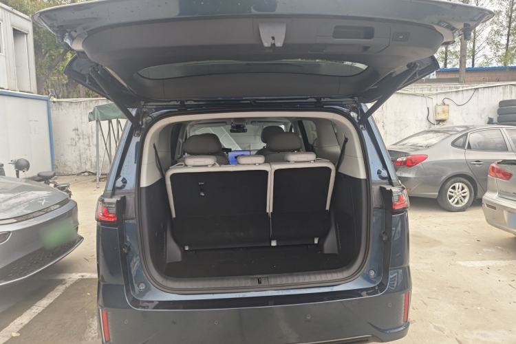 Used VOYAH Dream 2025 PHEV Four-Wheel Drive Prestige Kunpeng Edition Trunk