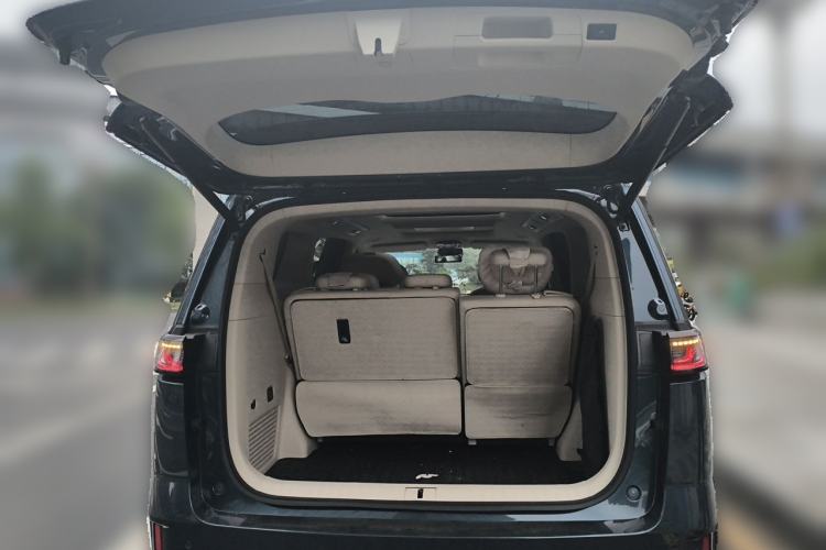 Used VOYAH Dream 2025 PHEV Four-Wheel-Drive Flagship Kunpeng Edition Trunk