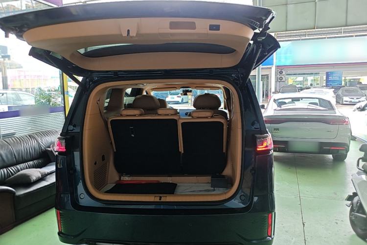 Used VOYAH Dream 2025 PHEV Four-Wheel Drive Prestige Kunpeng Edition Trunk
