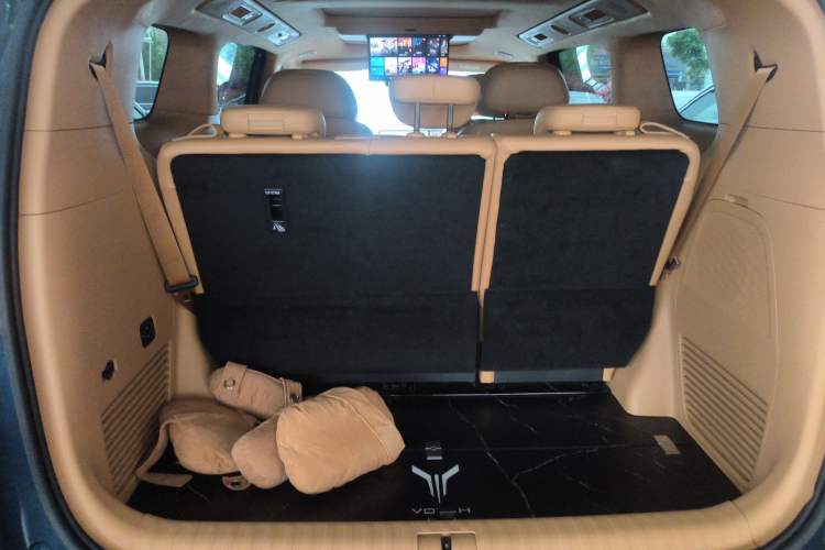 Used VOYAH Dream 2025 PHEV Four-Wheel-Drive Flagship Kunpeng Edition Trunk