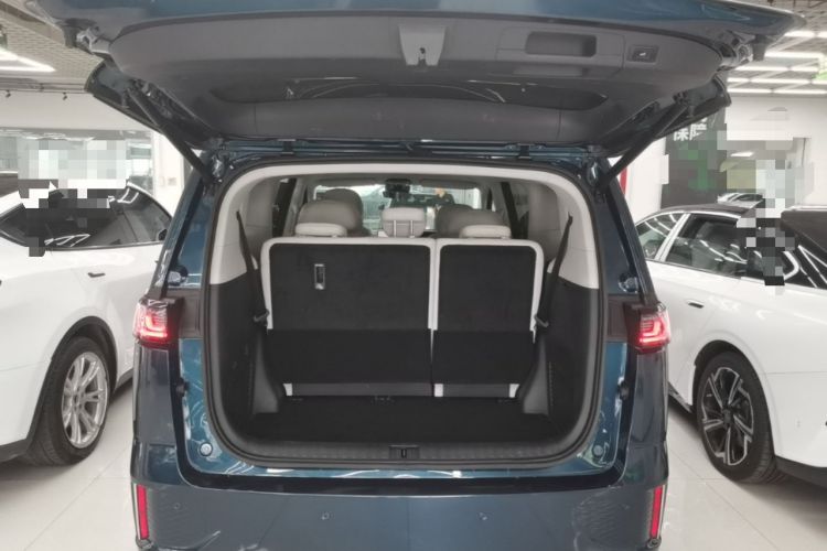 Used VOYAH Dream 2025 PHEV Four-Wheel-Drive Flagship Kunpeng Edition Trunk