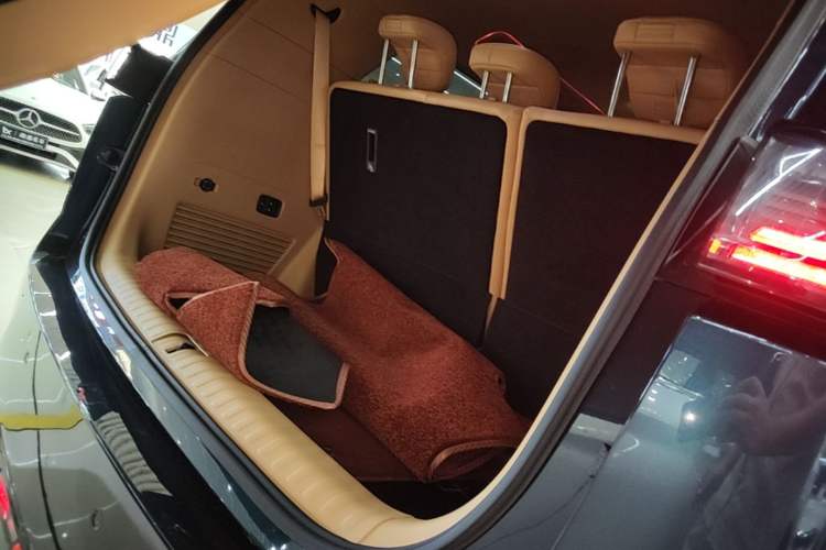 Used VOYAH Dream 2025 PHEV Four-Wheel-Drive Flagship Kunpeng Edition Trunk