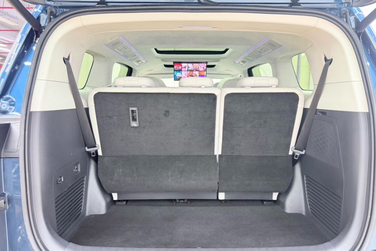 Used VOYAH Dream 2025 PHEV Four-Wheel-Drive Flagship Kunpeng Edition Trunk