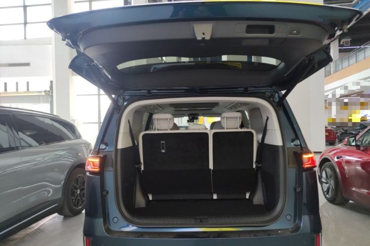 Used VOYAH Dream 2025 PHEV Four-Wheel-Drive Flagship Kunpeng Edition Trunk