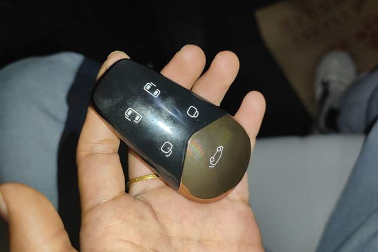 Used VOYAH Dream 2025 PHEV Four-Wheel-Drive Flagship Kunpeng Edition Vehicle Key