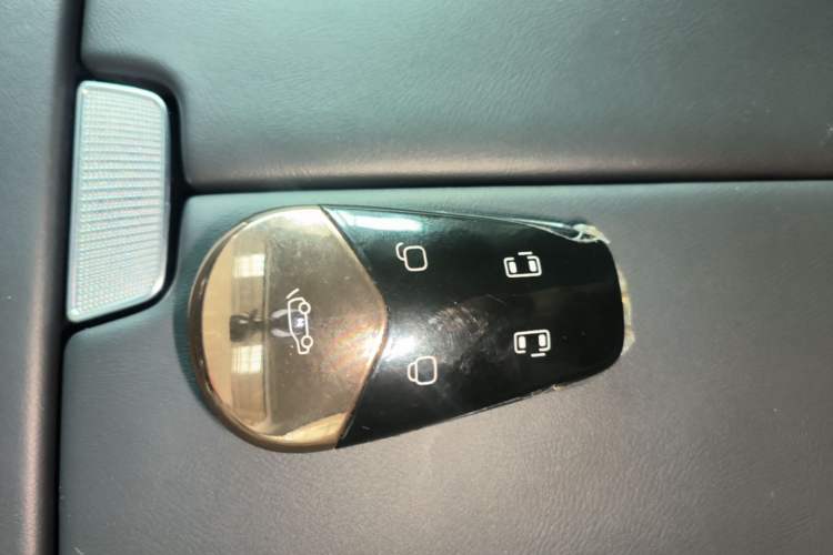 Used VOYAH Dream 2025 PHEV Four-Wheel-Drive Flagship Kunpeng Edition Vehicle Key