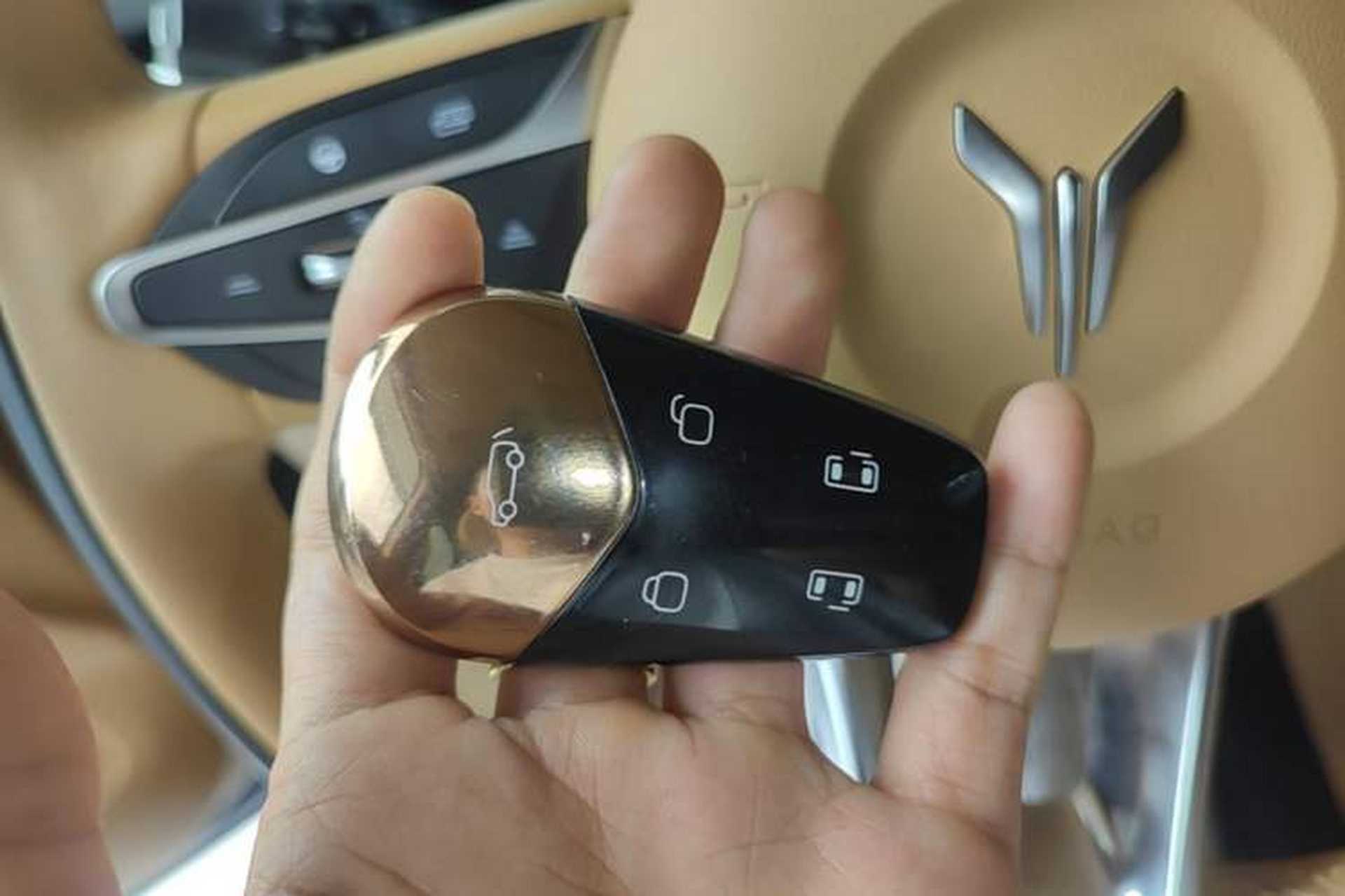 Used VOYAH Dream 2025 PHEV Four-Wheel-Drive Flagship Kunpeng Edition Vehicle Key