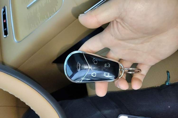 Used VOYAH Dream 2025 PHEV Four-Wheel Drive Excellence Kunpeng Edition Vehicle Key